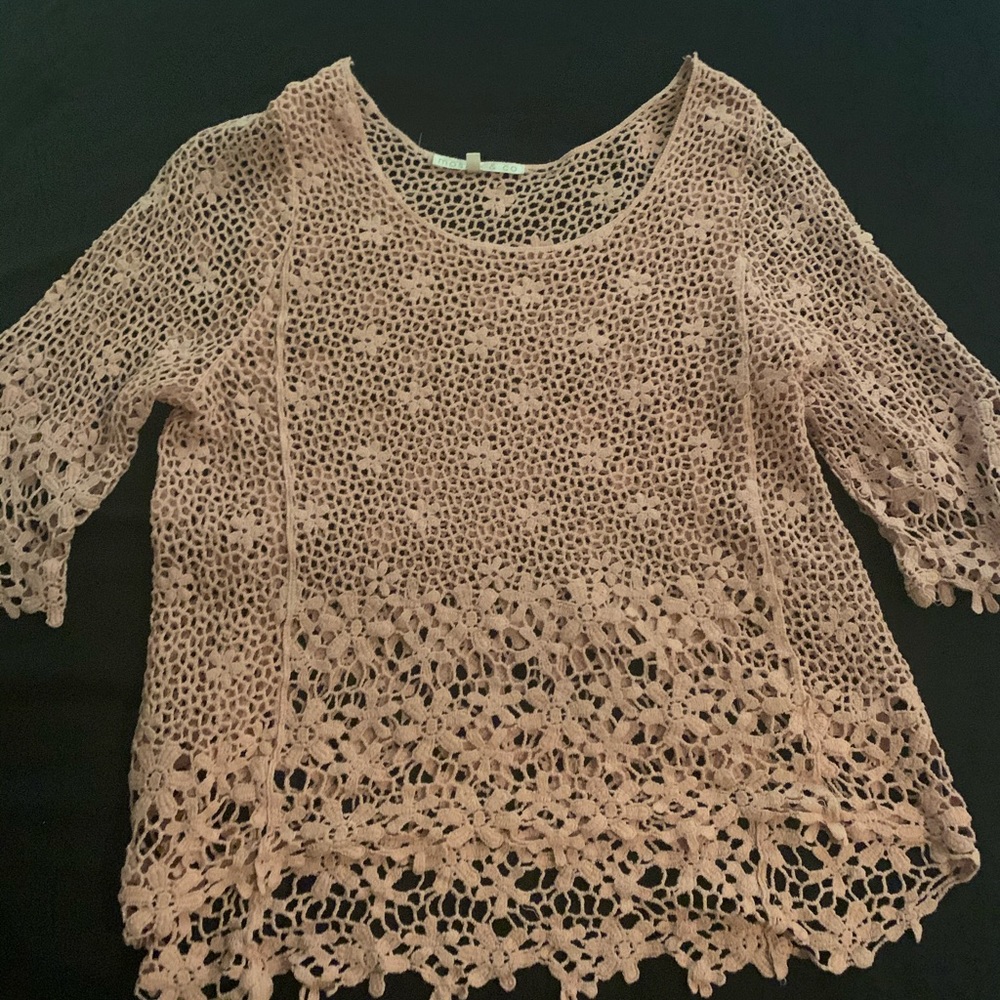 **2/$15 *** Pink crochet type top